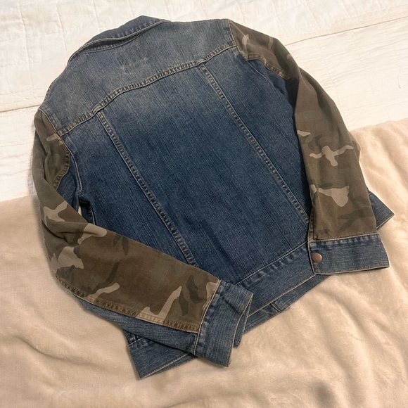 Urban Outfitters Jean Camo Jacket - Picture 2 of 7